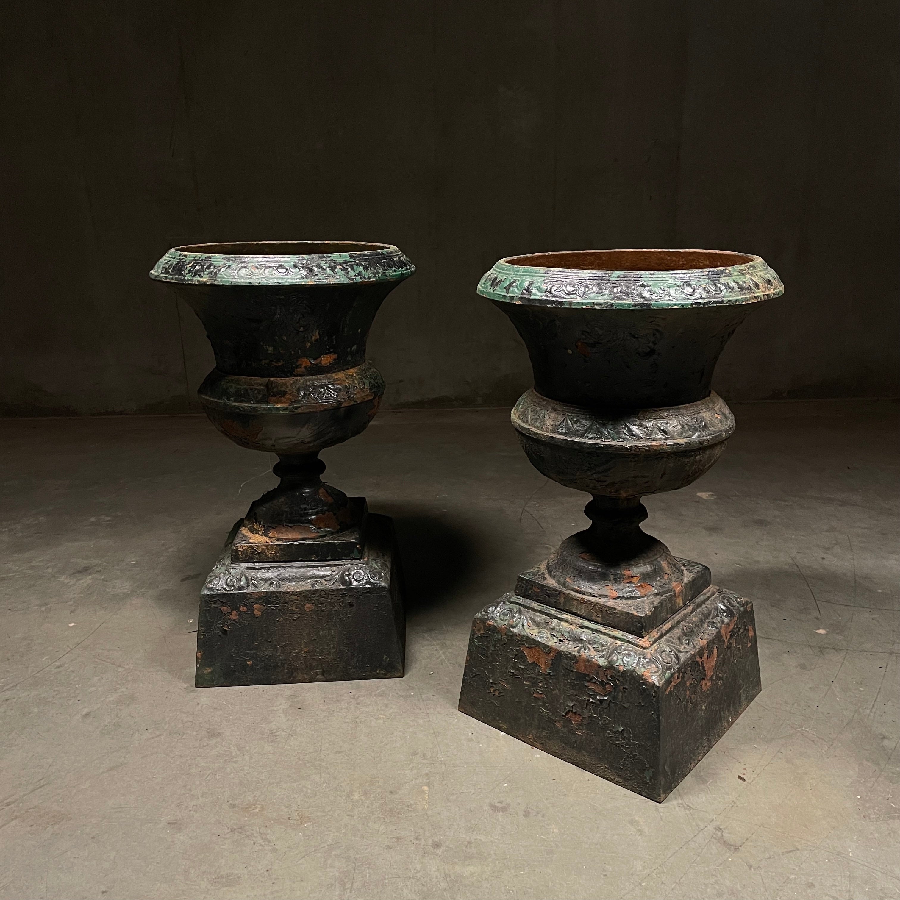 1870 kramer bros. Cast Iron Urns