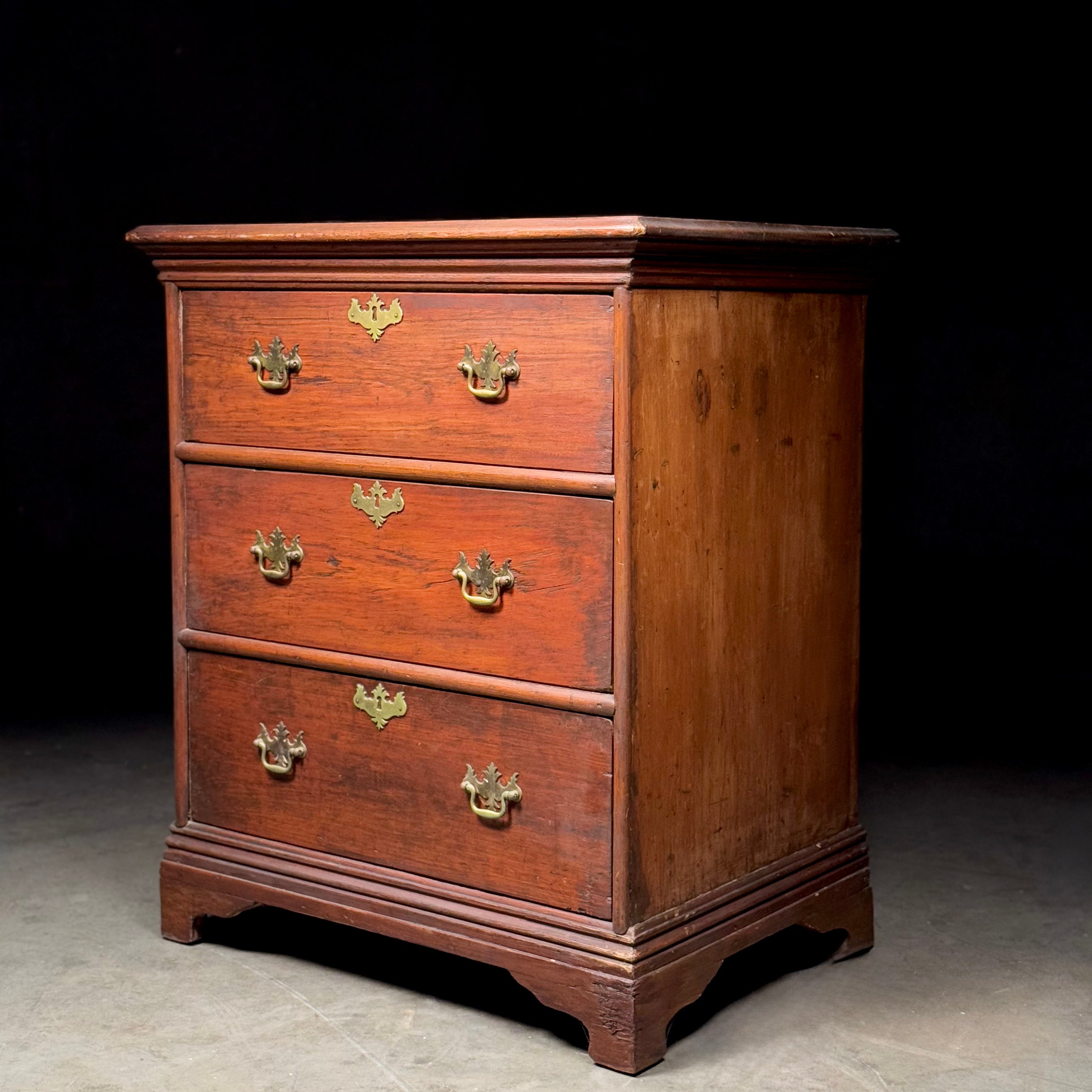 19th Century pine American  Chest of Drawers