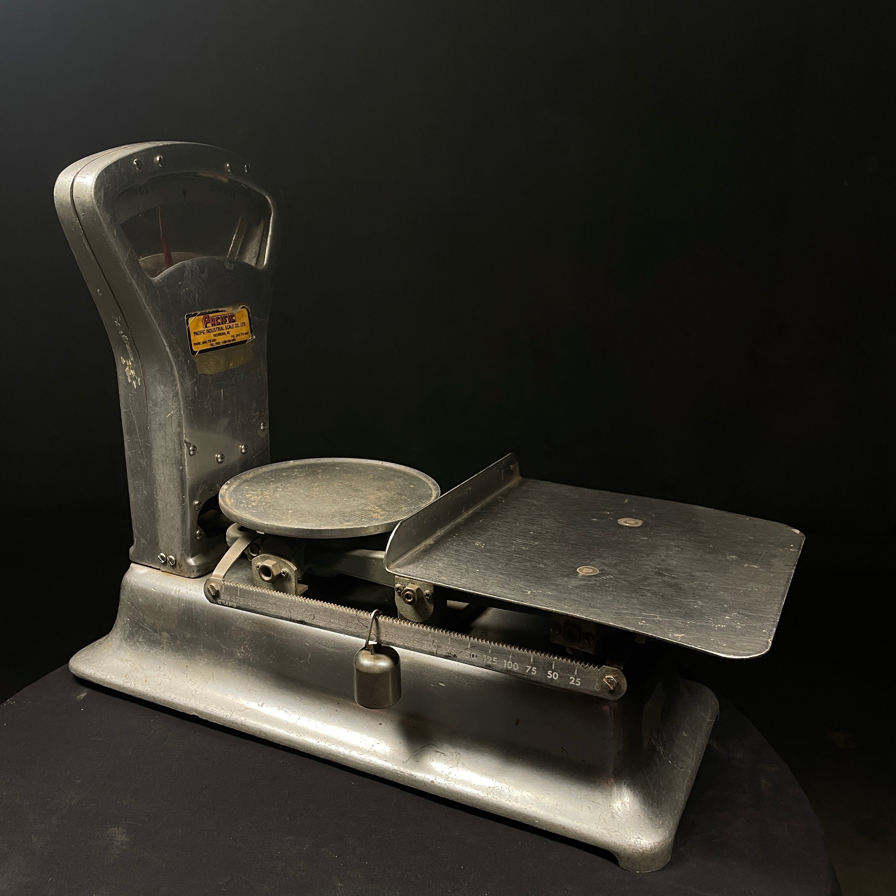 1950 Grocers Industrial Metal Scale