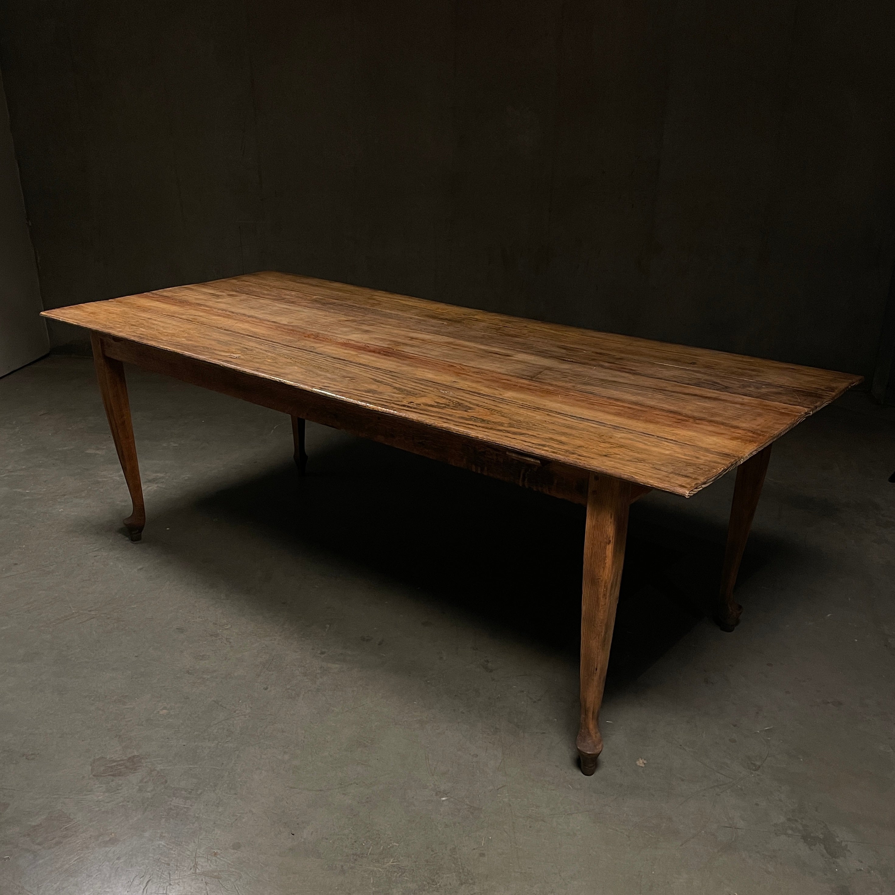 1920 Oak Farm Dining Table