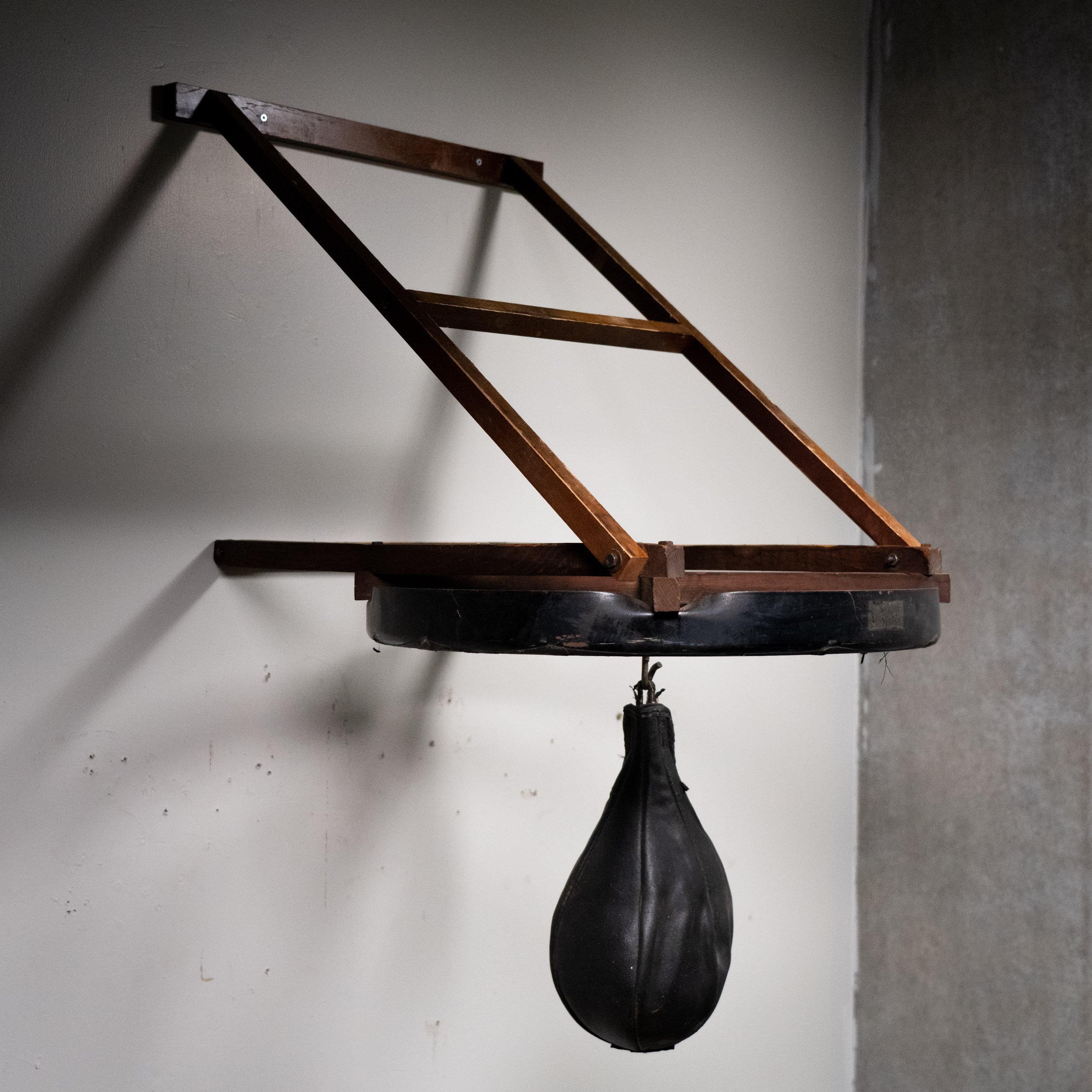 Vintage wall mount speed bag