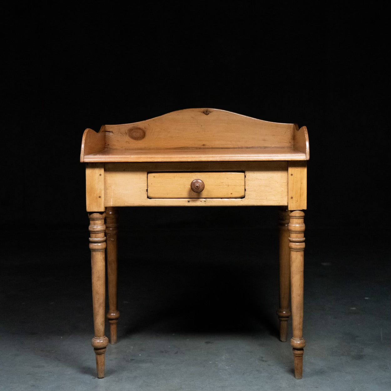 1870 QUEBEC pine washstand ‘ side table