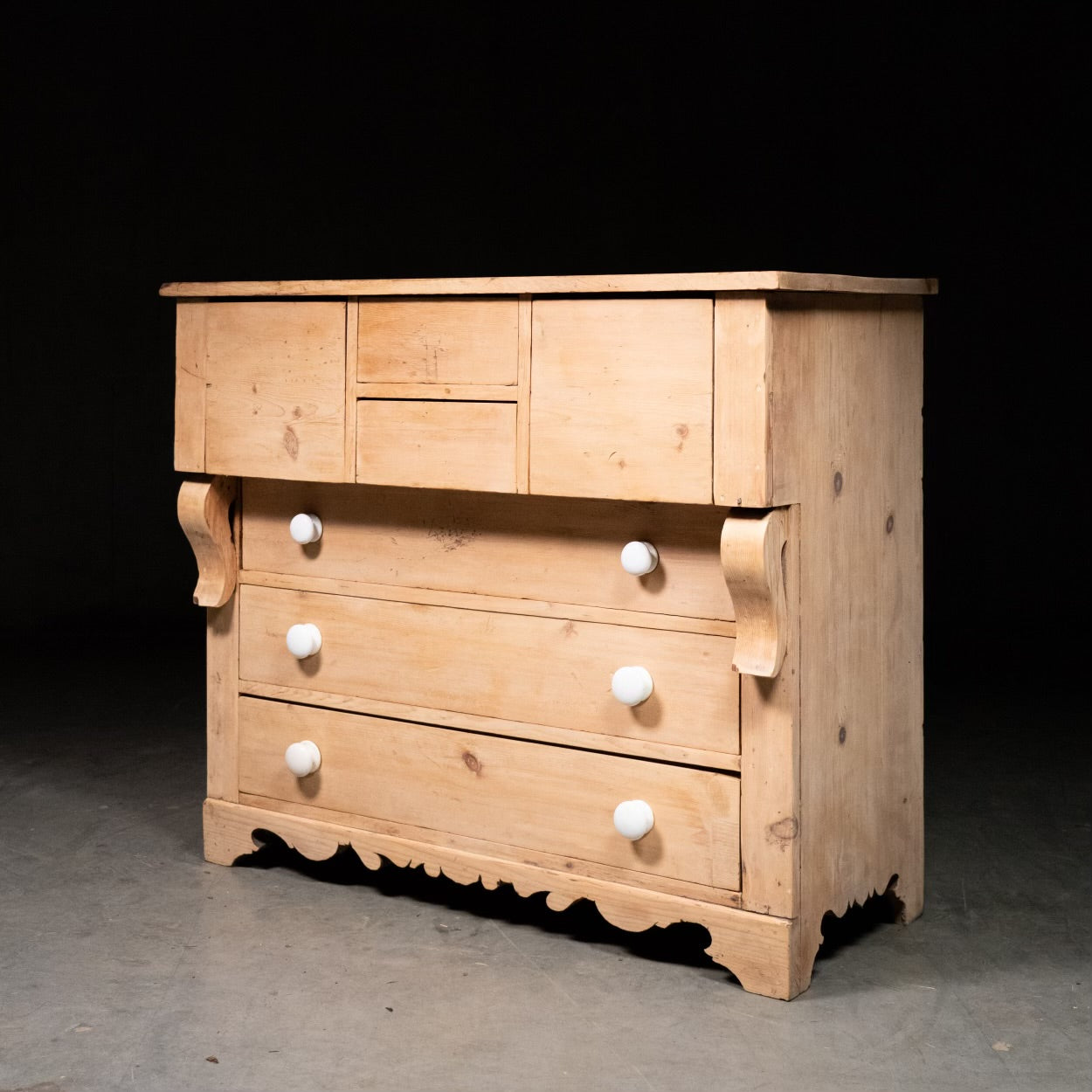 1870 pine chest of drawers - Newfoundland