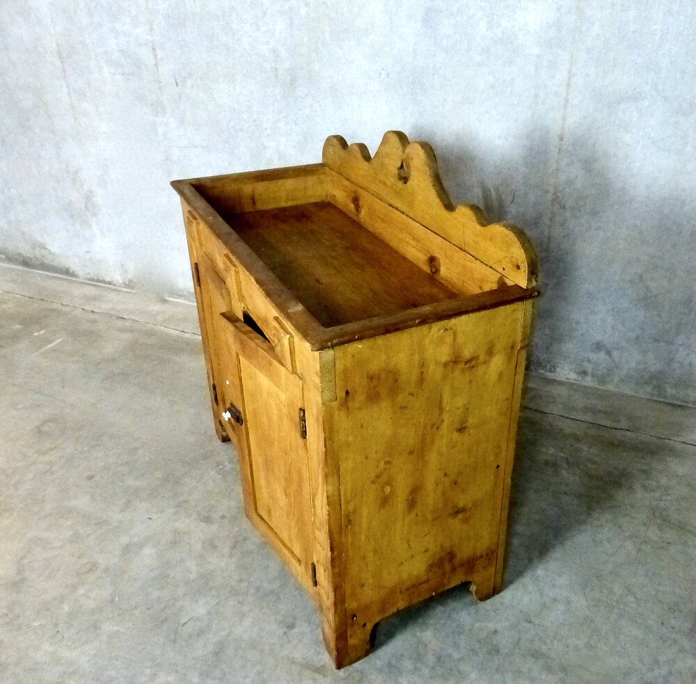 Circa 1880 Canadiana Pine Dry Sink | Scott Landon Antiques and Interiors.